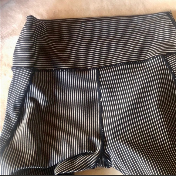 GLYDER NWOT PREMIER BLACK/ ADOBE ROSE STRIPE WORKOUT BRA AND LINEAR LEGGING SET - Picture 12 of 16